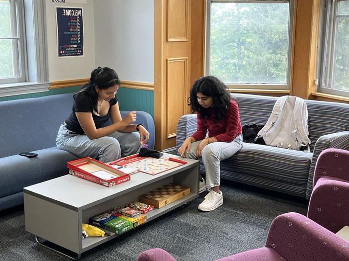 Honors Program students play Scrabble in the Honors Lounge
